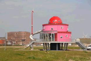 DUIN Aan de kust van Almere Poort wordt DUIN gerealiseerd: een woon-, werk- en recreatiegebied aan het IJmeer. Er worden woningen ontwikkeld en er komt een levendig centrum met een boulevard.