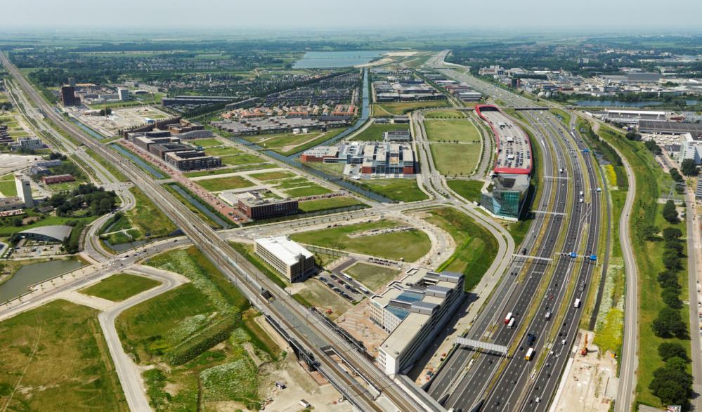 Utrecht: Hart van Gezondheidszorg De Wetering-zuid Nieuwe St. Antonius Ziekenhuis Strategische ligging, aan de oprit snelweg A2, naast NS station Leidsche Rijn met 80.
