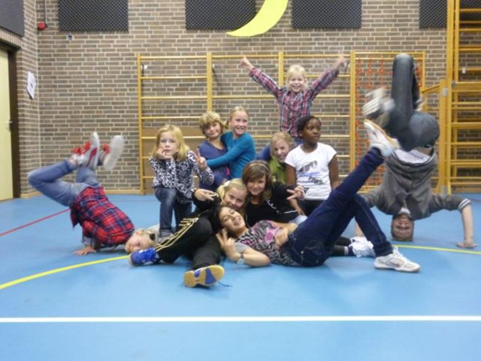 Spetterende workshops bij BSO de Hil BSO De Hil heeft elke week spetterende activiteiten In samenwerking tussen dansschool Dydans en BSO De Hil hebben er drie dansworkshops plaatsgevonden.