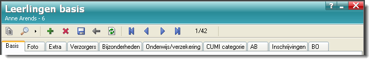 2.3. LEERLINGEN 2.3 Leerlingen [Administratie - Leerlingen - Leerlingen basis] Voor het bijhouden van de leerlingadministratie moeten diverse gegevens worden geregistreerd.