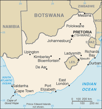 3. Zuid-Afrika Belangrijkste feiten Ligging: Afrika Hoofdstad: Pretoria Oppervlakte: 29 keer Nederland Aantal inwoners: 49 miljoen Religie: christendom (76%) in combinatie met natuurgodsdiensten