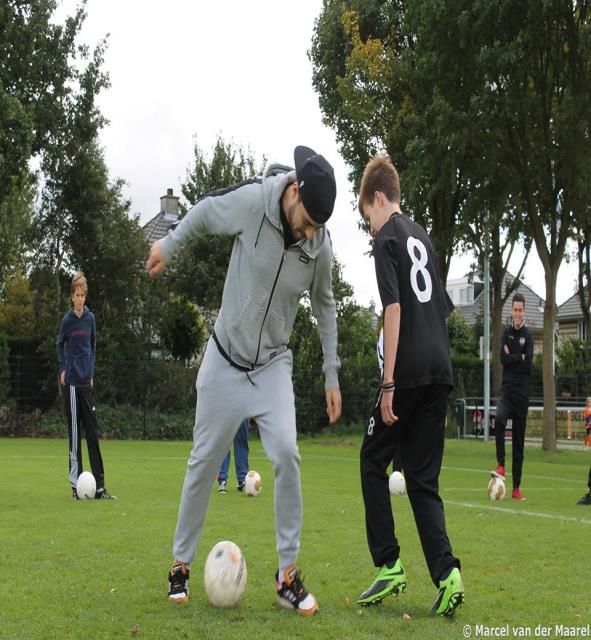 VOETBALDAGEN 2,3 EN 4 MEI 2O16 3 DAGEN LANG VOETBALPLEZIER MET SPORTLUNCH INCLUSIEF TENUE 5 tot en met 14