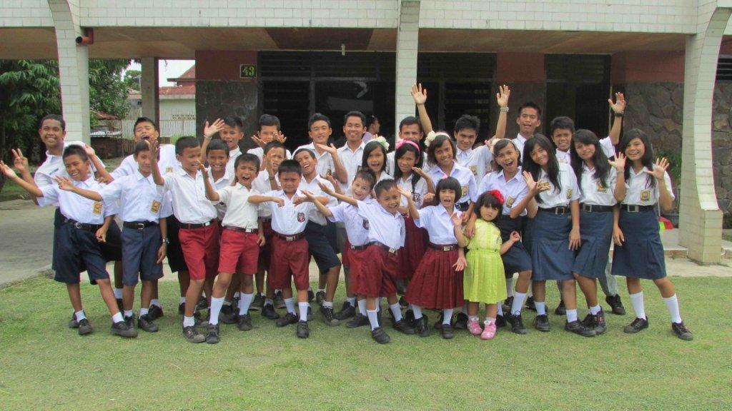 AL 12 SCHOOLJAREN LANG, MAAKT U HET VERSCHIL! Zoveel kinderen op Bali redden het slechts tot de basisschool... en in veel gevallen maken ze het niet eens af.