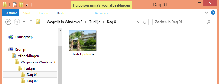 3 Klik in het navigatievenster op Turkije en bekijk de inhoud van deze map: de mappen Dag 01 tot en met Dag 10.