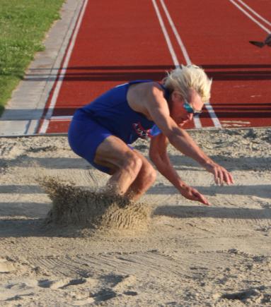 Suzan Verduyn Op de 200m Met beenprothese Sportservice Den Helder Sportservice Schagen REEDS 5 MAAL EEN NEDERLANDS RECORD GEVESTIGD TIJDENS ONS BAANCIRCUIT 200 Meter vrouwen prestatie plaats datum