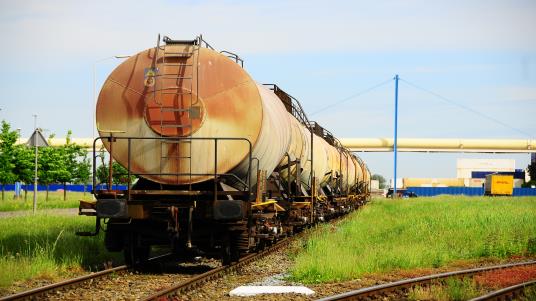 1. Haven- en industrieterrein Moerdijk Spoor In 2014 zijn er 21.694 wagons ingezet om 579.000 ton product te vervoeren van en naar het havenen industrieterrein (zie figuur 1 en 2).