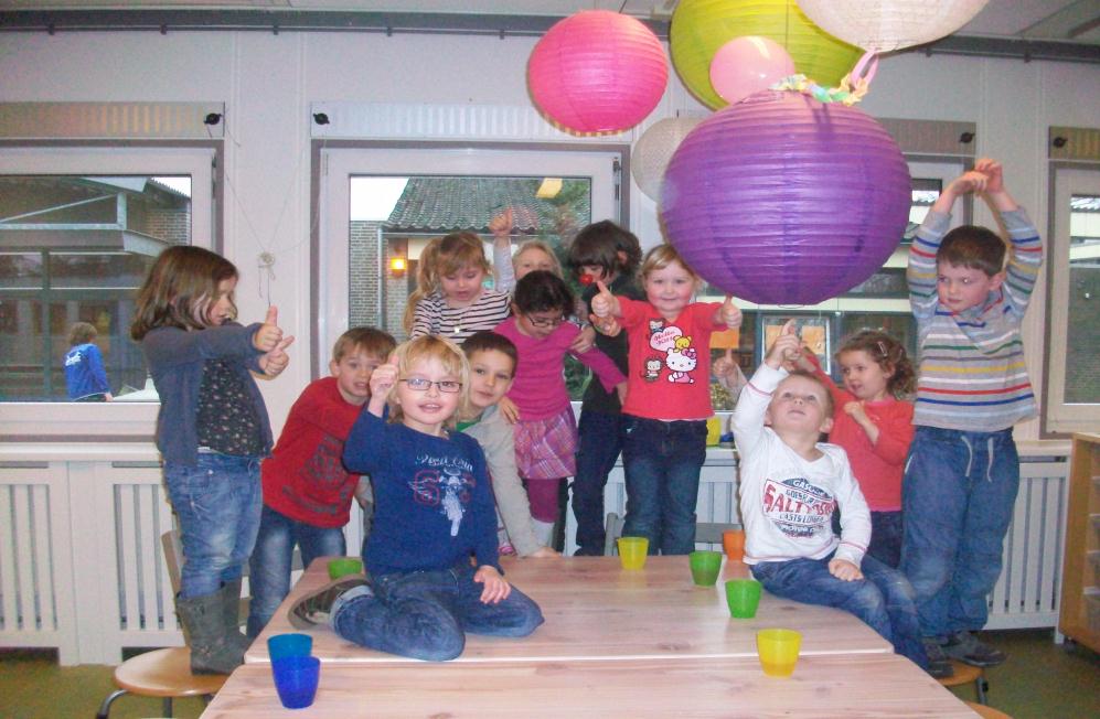 Bso de Hoef-kinderen in contact met elkaar! Wat is er nu leuker dan fantaseren? Samen een verhaal bedenken door te luisteren naar elkaar en meet te denken over wat er allemaal kan gebeuren!