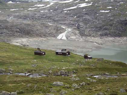 een rode T : Lat/Long: 60 32'03"N, 7 16'11"E: De zelfbedieningshut Rembedalseter is in 1964