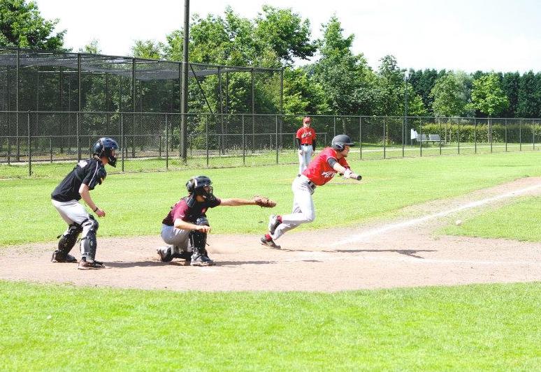 Pas in de vierde inning scoorde Mulo haar eerste punt na een walk, twee stolen bases en een RBI single.