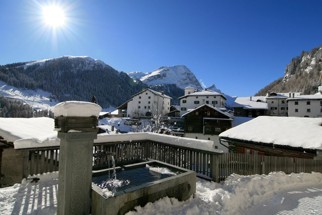 Beste reisgenoten, Op het moment dat ik dit schrijf, is de eerste sneeuw in de Alpen al overvloedig gevallen. Wij gaan met elkaar in februari naar Zwitserland.