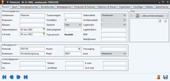 Beheer algemene persoonsinformatie De gegevens die bij het toevoegen van een nieuwe persoon worden ingevoerd zijn zichtbaar op het tabblad Persoon.