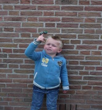 Nieuwsflits BSO Clara Kids Mei 2016 Tijdens de wandelvierdaagse week zijn we van start gegaan met het thema: Wat is stoer zijn" eigenlijk?