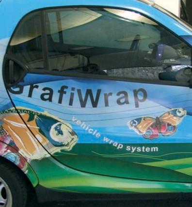 2. Gegoten Print Films High Level Wrapping 1 WAT IS GRAFIWRAP? GrafiWrap is de geregistreerde merknaam van een combinatie van materialen gebruikt bij het wrappen of inpakken van een voertuig.