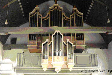 Bijlage 2 Bestaand orgel in de Oude Kerk Soest De Oude Kerk in Soest ging op 14 november 1875 in vlammen op. Hierbij ging het orgel uit 1819 verloren.