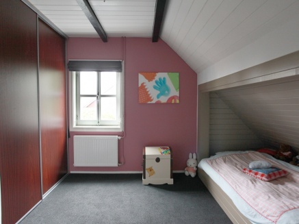 > Slaapkamer 1 > Slaapkamer 2