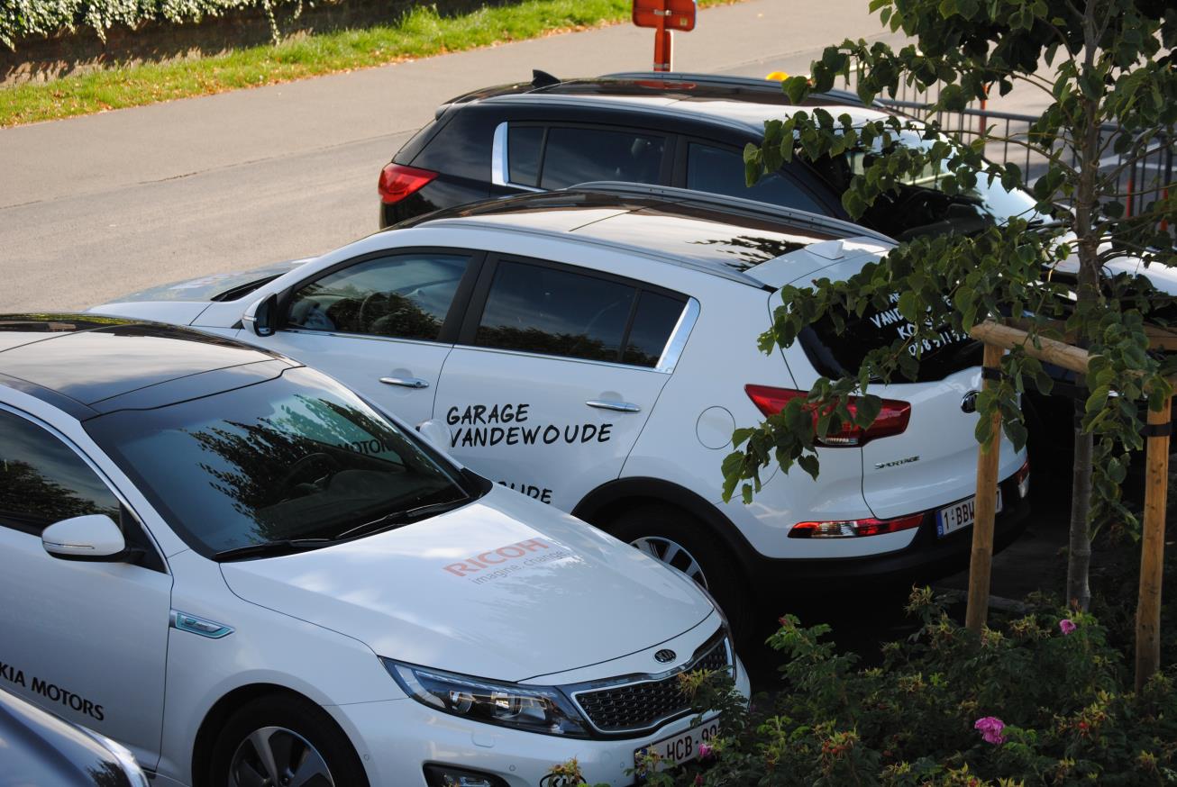 Sponsor in de kijker Garage Vandewoude Koksijde stelt 4 nieuwe KIA wagens ter beschikking om