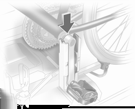 66 Opbergen Fiets voor bevestiging voorbereiden Fiets aan het draagsysteem achteraan bevestigen Als de fiets gebogen cranks heeft, de crankunit volledig indraaien (stand1).