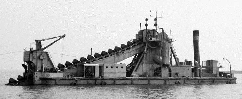 18-7-1960 van Maassluis naar Kiel. 19-7-1960 te Brunsbüttel. 20-7-1960 van Brunsbüttel naar Rotterdam met baggermolen GOOILAND en bak. 21-7-1960 t.h.v. Texel naar Rotterdam.