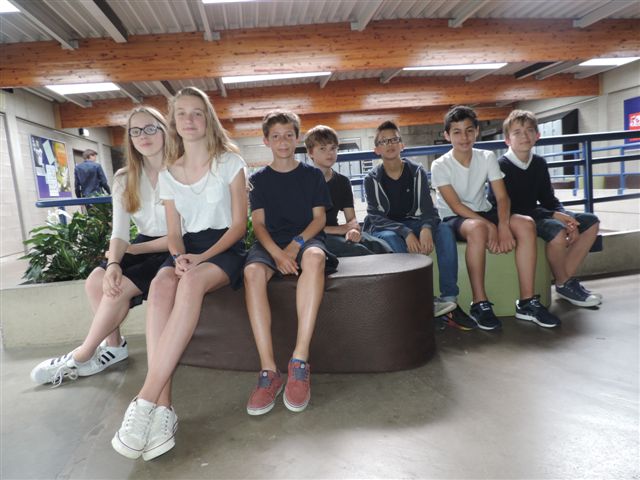Kangoeroewedstrijd tweedejaars Op 21 april 2015 namen de leerlingen van het 2de jaar deel aan de Kangoeroewedstrijd, een wedstrijd wiskunde voor leerlingen van de 1ste graad.