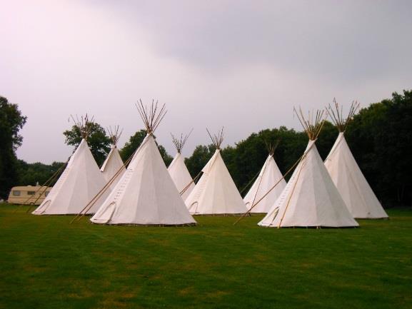 VERKOOP PRIJSLIJST 2016 Tipi Een complete tipi bestaat uit: buitentent stokken (Larix, Douglas of Fijnspar) binnendoek verbindingspennen deurdoek benodigde touwen pakzak en opzetinstructie's * let