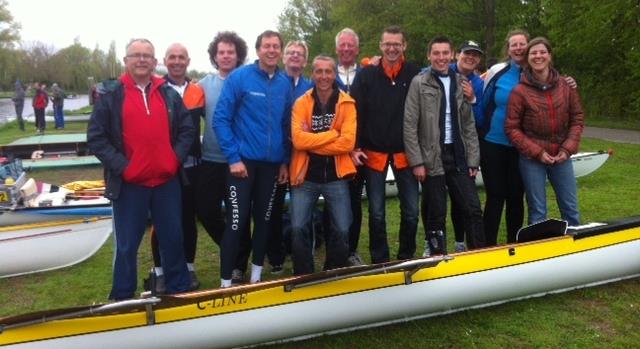 Elfstedentocht volbracht Na 18 uur en 22 minuten roeien kwam de ZZV ploeg over de finish. Vrijdagavond 20.00 uur viel het startschot voor deze elfstedentocht.