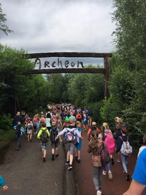 Groep 5/6 Onlangs zijn we naar het Concertgebouw geweest. Dat was nog een hele operatie, want door veel oponthoud onderweg misten we de voorstelling.