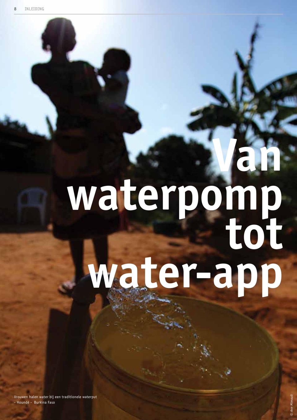 bij een traditionele waterput -