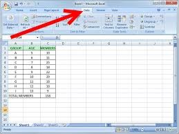 Basis Excel Excel is een rekenprogramma, ook wel spreadsheet genoemd. Met Excel kunt u snel berekeningen maken en gegevens op een overzichtelijke manier presenteren.