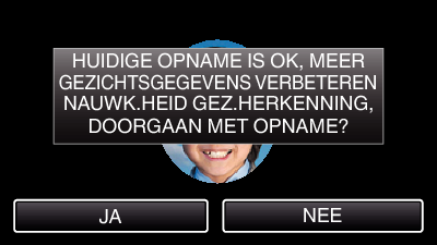 Opnemen Persoonlijke authentificatie-informatie van menselijk gezicht registreren 6 Richt de camera op het menselijke onderwerp.