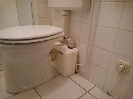 2C. Vuilwaterpompen achter toilet, douche, schrobput en gootsteen(lozingseenheden) Overlastsituatie Regenwater/afvalwater komt uit doucheputje, schrobputje, put in de tuin.