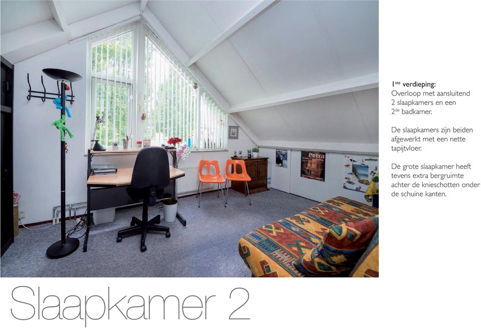 De slaapkamers zijn beiden afgewerkt met een nette tapijtvloer.