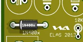 plaatsen van de diode is het belangrijk dat er wordt gekeken naar de polariteit, op de diode staat een lijntje, dit lijntje moet naar links wijzen (zie voorbeeld) - Soldeer de diode vast en knip de