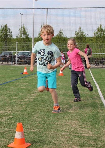 NIEUWSBRIEF KROONKRUID Jaargang 8, nummer 9 12 mei 2016. Sportdag voor groep 1 3 De datum waarop dit sportieve evenement zal plaatsvinden is woensdag 18 mei 2016. De kinderen worden om 8.