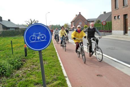 Aanpassing van het snelheidsregime De provincie streeft naar comfortabele, vaak afgescheiden, fietspaden conform het Vademecum Fietsvoorzieningen.