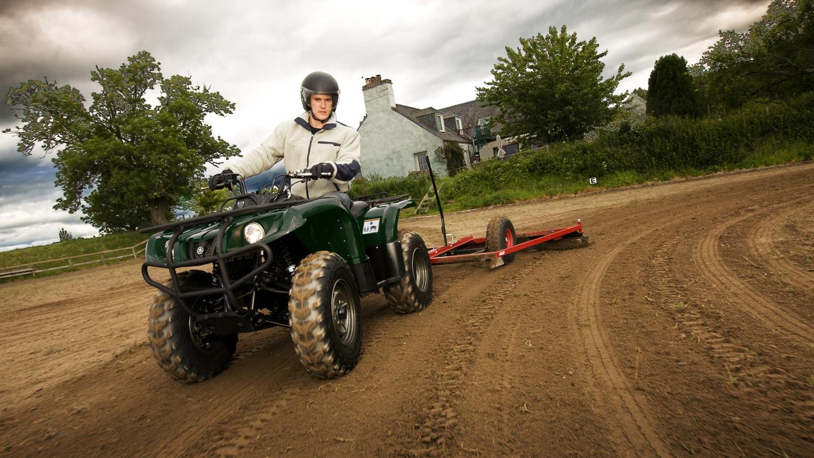 Puur en simpel Neem een lichtgewicht chassis, imposante rijkwaliteiten en de kracht van de 348cc-luchtgekoelde ééncilinder, viertaktmotor en de keuze is simpel.