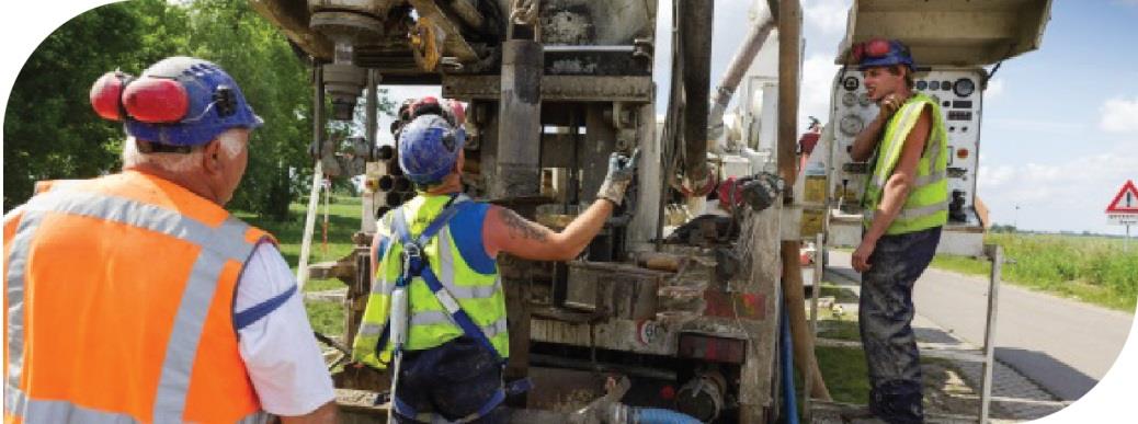 II AARDBEVINGSDREIGING GROND PGA Tektonische aardbeving; langere duur PGA Geïnduceerde aardbeving Groningen; kortere duur Signaal gebouwsensor in