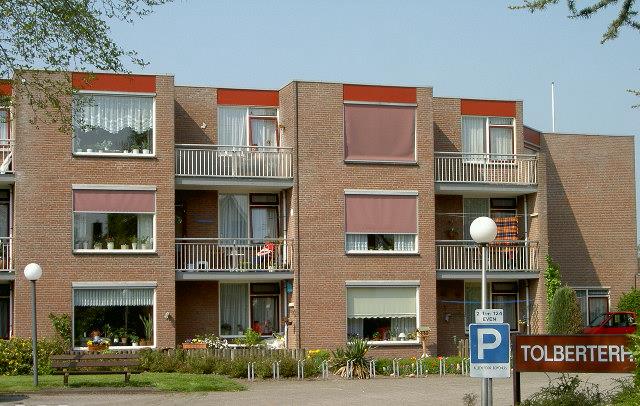 8. Informatie 62 senioren appartementen "Tolberterheem" te Tolbert Het appartementencomplex Tolberterheem (bouwjaar 1982) in de wijk Sintmaheerd te Tolbert bestaat uit 62 senioren appartementen.