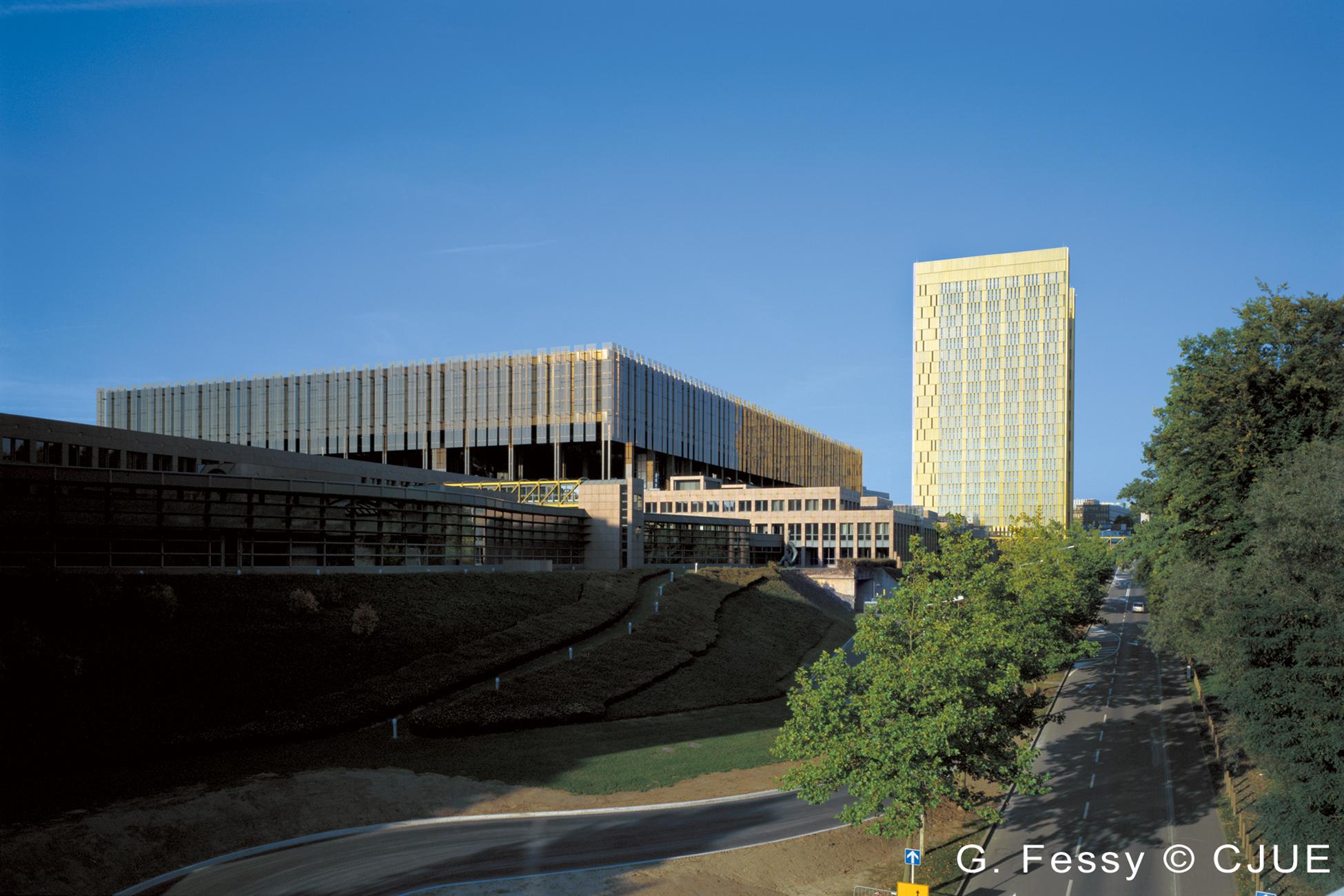 2014 Baker & McKenzie Amsterdam N.