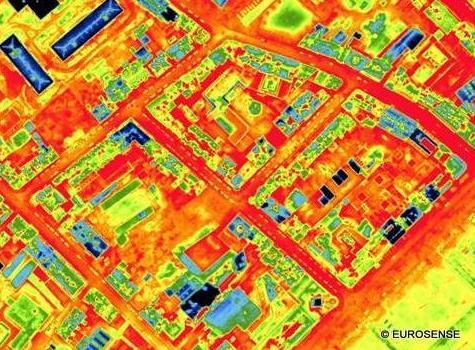 Klimaatprojecten Interleuven PROJECT THERMOGRAFISCHE LUCHTFOTO Zicht op de isolatietoestand van de daken 30% verlies via daken Meten warmteverlies