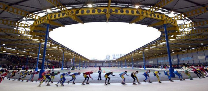 IJsregels Utrecht Even weer opfrissen (op verzoek van BC-Utrecht): Niet op kussens hangen of over heen klimmen Niet baan op zolang rode licht aanstaat Bij trainingen: niet met meer dan 7 rijders