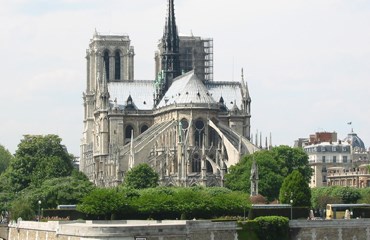 France Langue Paris Notre-Dame Talenschool in een historisch gebouw in het hart van Quartier Latin, de beroemde studentenwijk van Parijs.