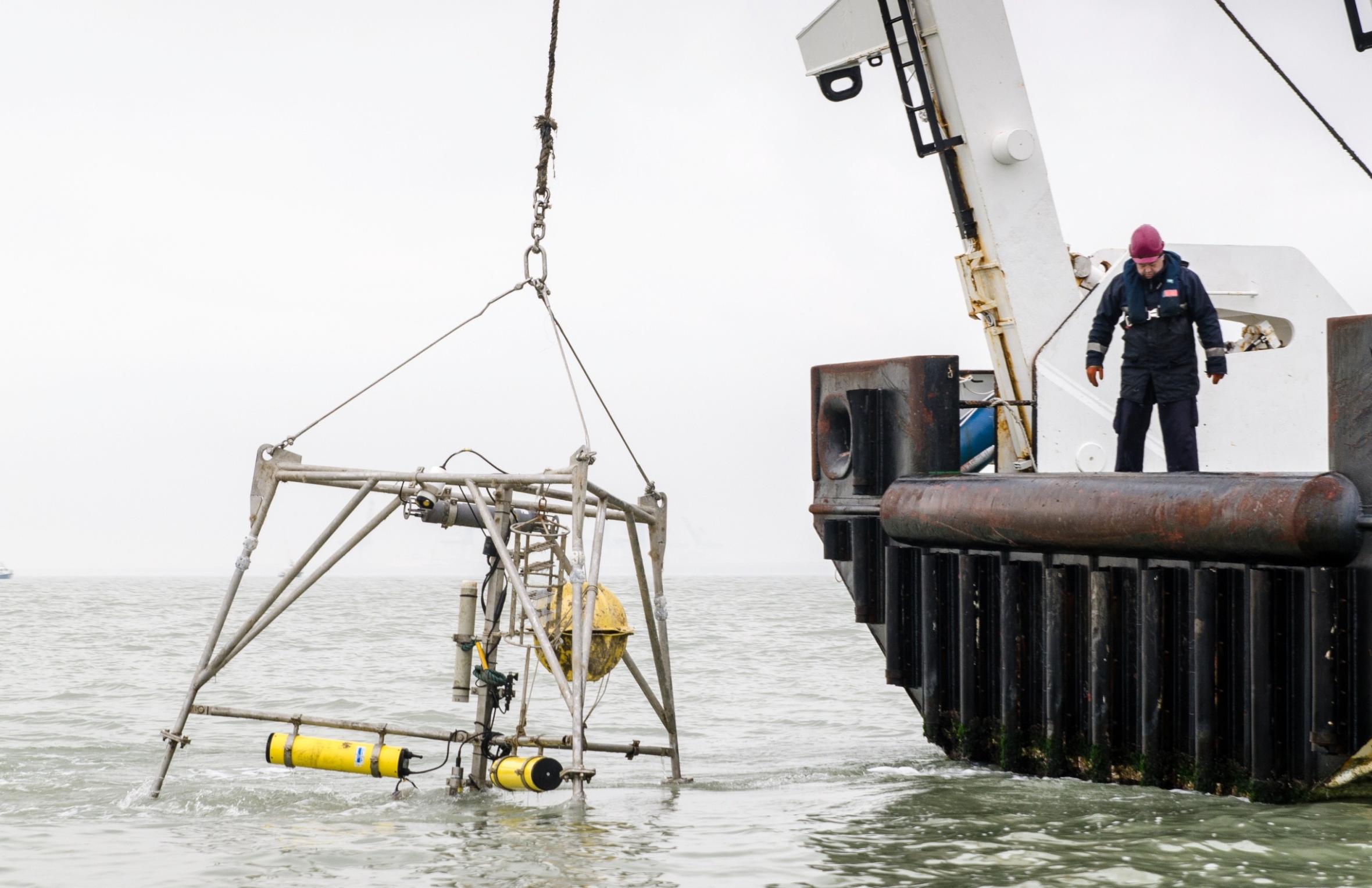 Seasonality of the near bed SPM dynamics in the southern North Sea Michael Fettweis, Matthias Baeye, Frederic Francken Royal Belgian Institute of Natural Sciences Operational Directorate Natural