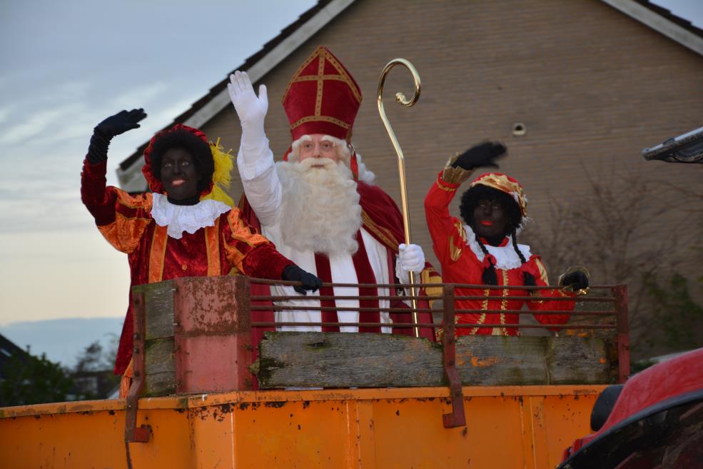 Sprankelnijs VOORWOORD Bezoek- en postadres Felixwei 17 9051 KE STIENS 058 257 1225 sprankel@cbog2.nl www.cbs-desprankel.nl 2 december 2015 Jaargang 15 nr.