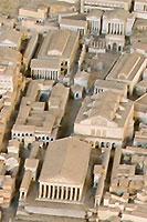 Het Forum Romanum was het centrum van het publieke leven in het Romeinse keizerrijk wat blijkt uit de vele overblijfselen van triomfbogen, tempels en basilicas.