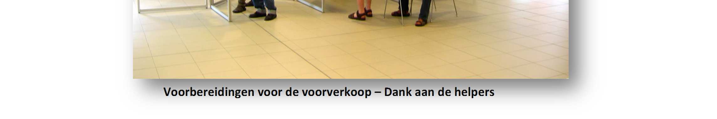 5 Maandag 29 juni 2015 Een aantal gemotiveerde vrijwilligers hebben de kaders klaargemaakt voor transport. Bpost heeft zonder problemen het postkantoor gedemonteerd en opgeladen. Om 11.