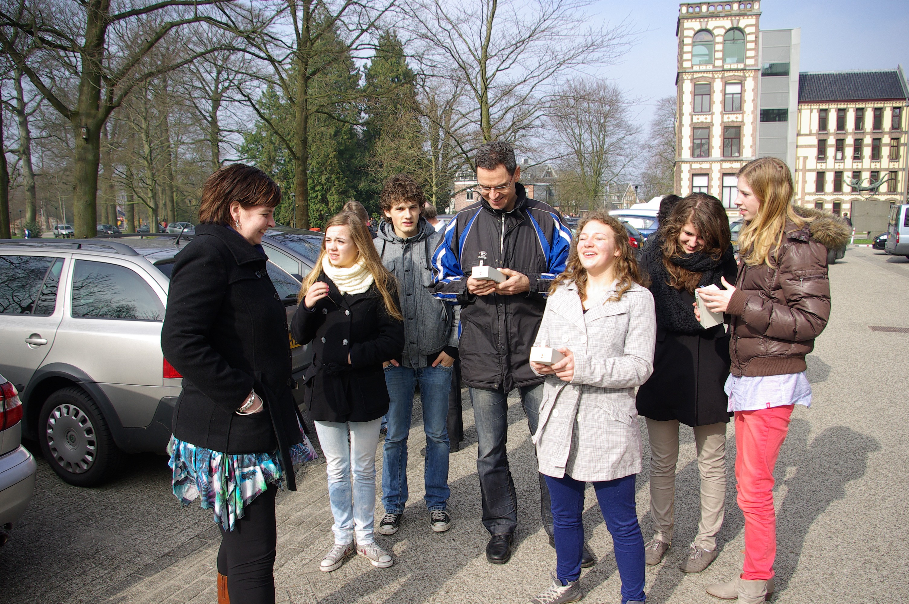 GLOBE Aerosolen GLOBE AOD metingen geven informatie voor een specifieke locatie, tijdstip waardevolle informatie voor validatie van satellietwaarnemingen GLOBE AOD metingen dragen bij aan meer