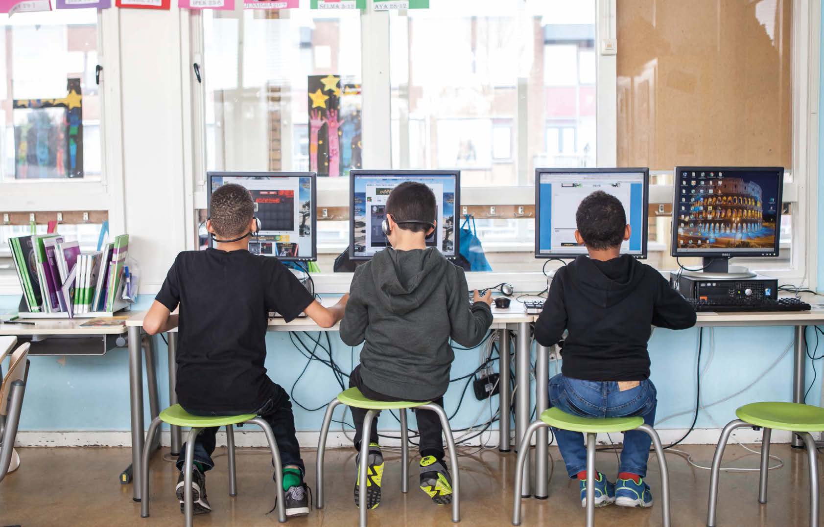 7 Naar een optimale toepassing van ICT in het onderwijs Deze tijdslijn laat globaal zien welke stappen de partners binnen het Doorbraakproject Onderwijs & ICT hebben gezet, opdat ict nog slimmer,