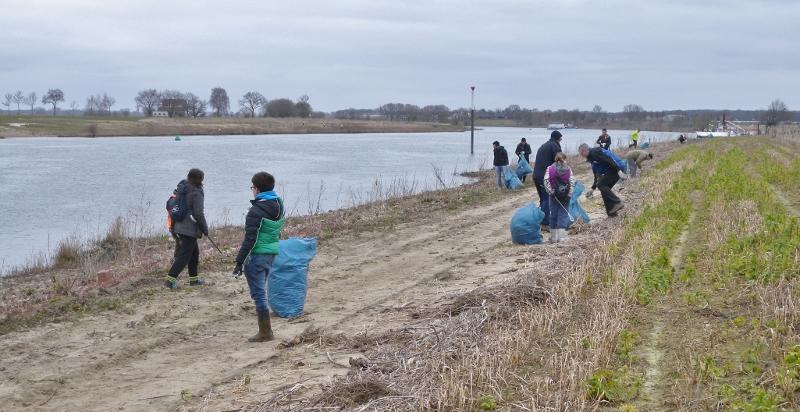 Met vluchtelingen de natuur in. Advies voor alle IVN afdelingen: gewoon doen! De mensen zijn heel blij en dankbaar met onze natuuractiviteiten. "Het is echt super leuk en dankbaar werk.