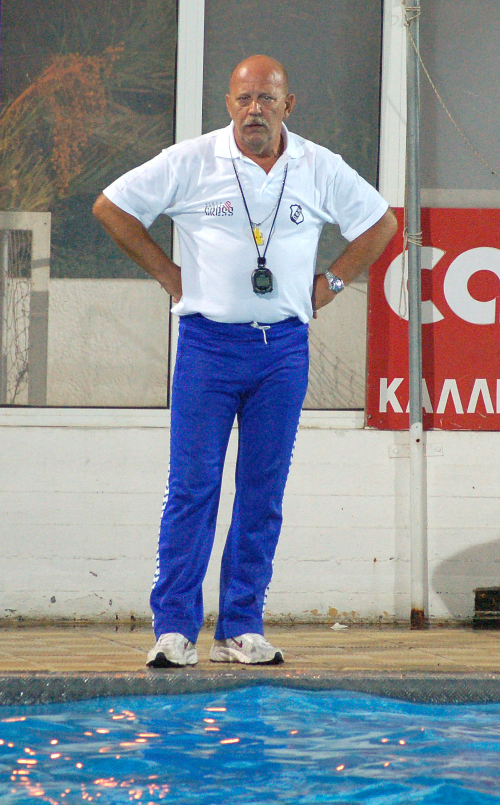 O Oλλανδός (De Hollander) Na een heerlijke rusttijd van 2 jaren zonder polotrainingen, polowedstrijden coachen of fluiten of lesgeven aan nieuwe trainers, ben ik sinds september weer actief geworden.