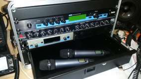 Luidsprekers Full range luidsprekerset, EV ELX115 2x EV ELX115 set als set 800w RMS full range, of in te stellen als topkast met baskasten 0 2 Microfoon + ontvanger Draadloos, Shure SLX (Beta 58a